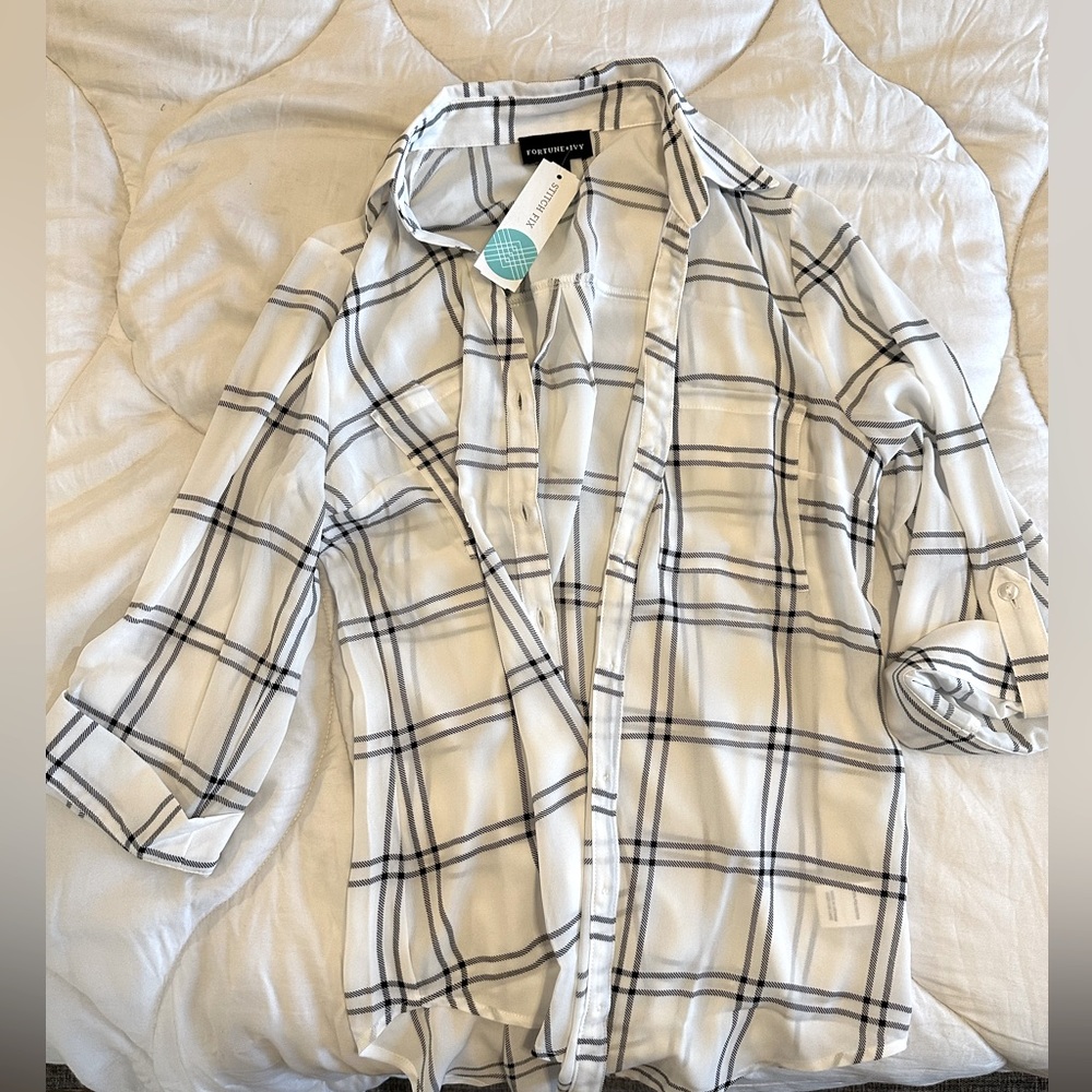 Silky soft smooth flowy blouse, NWT